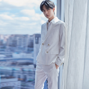 春秋季白色主持人演出男团舞台走秀艺考歌手休闲宽松西服套装1028