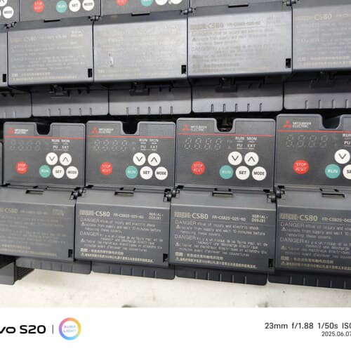 变频器FR-CS82S-025-60，，(议价)