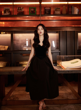 CHER明星博主同款新品黑色丝绒胸衣式吊带伞裙气场