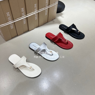 FQ3 实拍NUOQILIN金色扣拼接人字拖一字带露趾女软底旅游平跟拖鞋