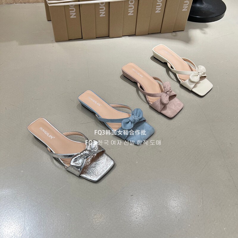 FQ3 实拍NUO QI LIN方头蝴蝶结仙女风露趾女粗跟中跟外穿凉拖鞋女