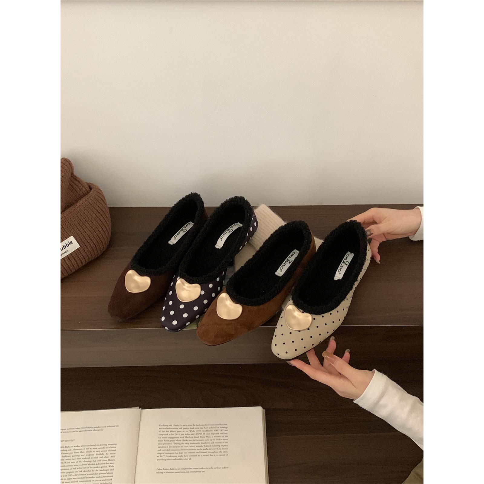 FQ3 实拍laibao复古芭蕾单鞋女2025绒珍珠圆头浅口软底奶奶瓢鞋