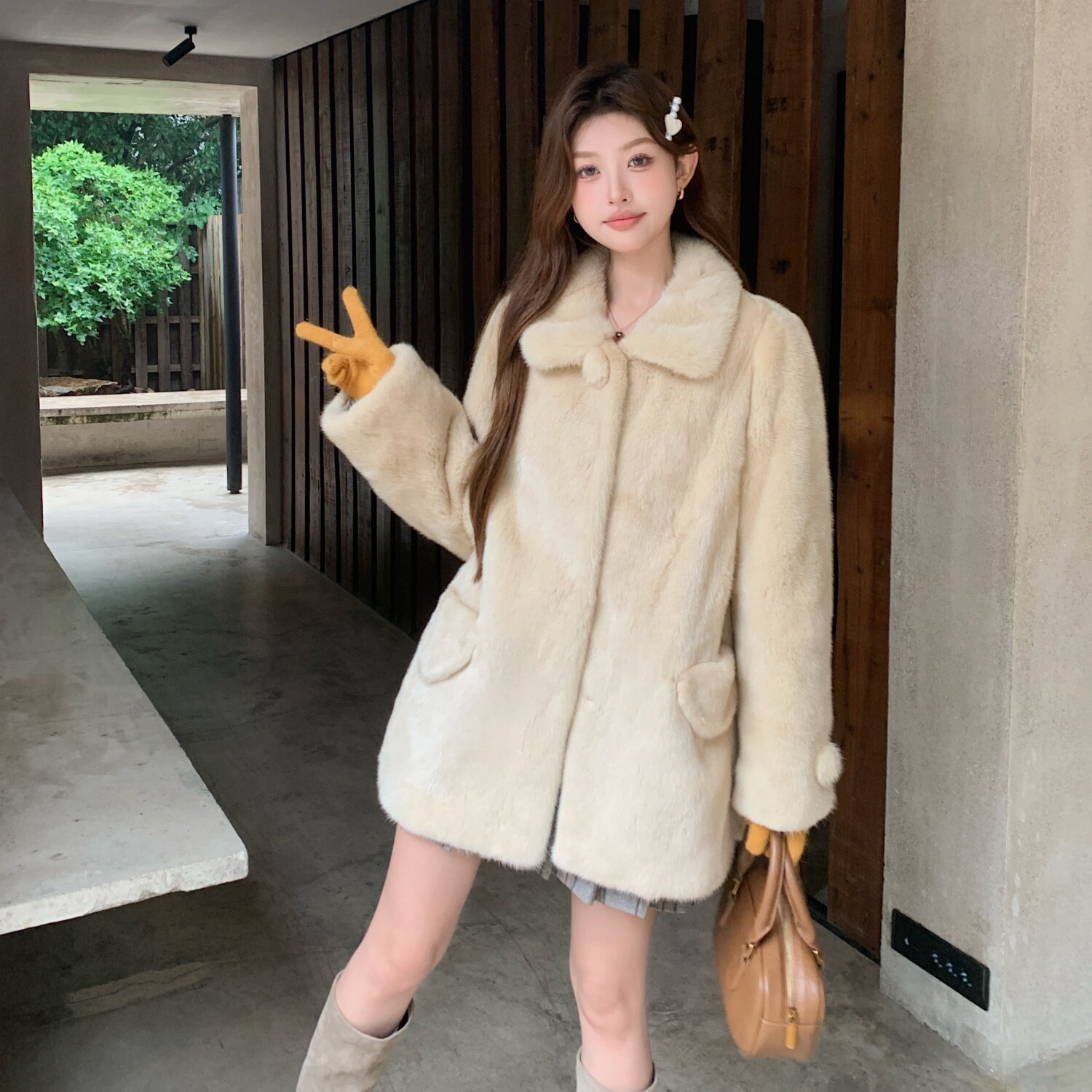 甜美仿貂绒中长立体装饰减龄