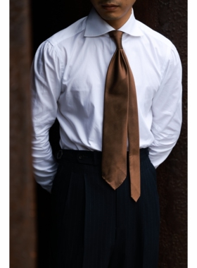 UGENTLE 双宫丝《 缎影咖 》手工卷边意式蓬松飘逸领带3 fold tie