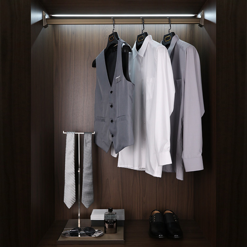 【男士服饰组合】样板房衣帽主卧衣服设计师款衣柜衬衣西服套装