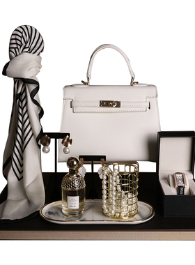 样板房衣帽间梳妆台托盘软装饰品摆件丝巾包包手表首饰组合套装