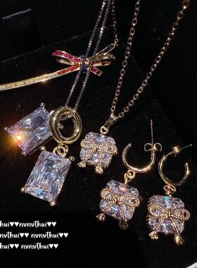 金运满蝶 彩虹蝴蝶结宝石项链 富贵迷人 大克拉蝴蝶锆石耳环 套装