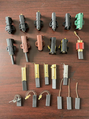 各种品牌洗衣机碳刷 外贸出口碳刷 质保五年 铜刷架 双层材料