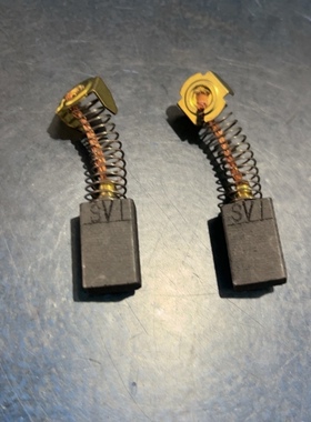 原厂利优比 PE-2100 碳刷（新）7*11*17