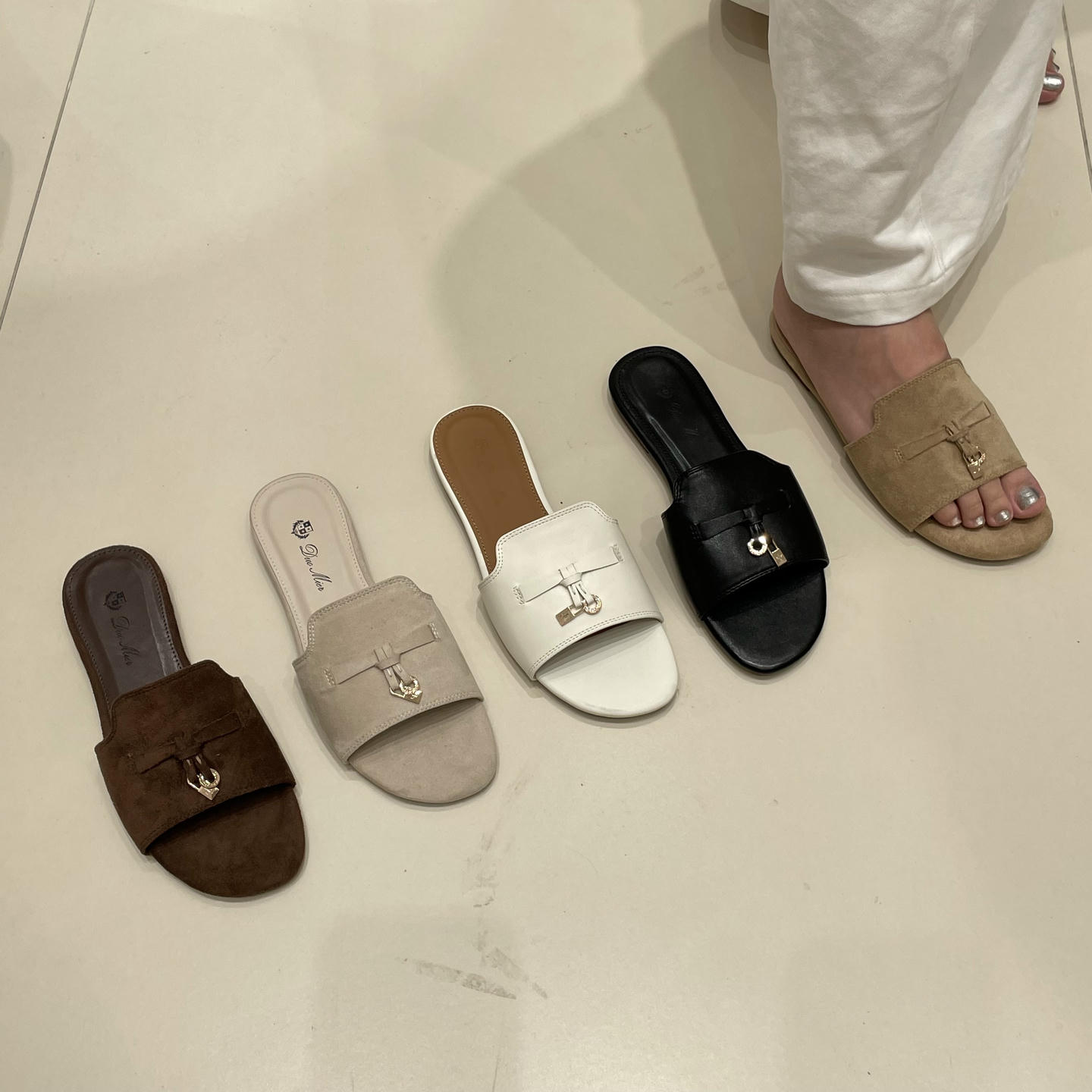 十三行女鞋实拍韩式金属扣一字拖女2026夏平底外穿百搭休闲凉拖鞋
