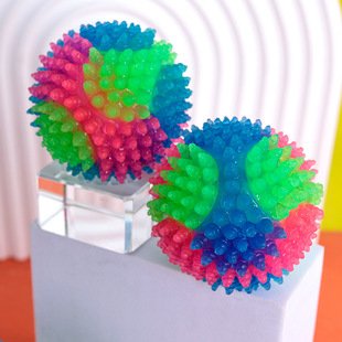 跨境三色球带刺六片拼接狗狗啃咬玩具宠物抚触按摩球TPR发光弹力