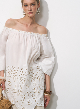 DeesseSicile 白色波嬉度假风海螺贝壳定位镂空刺绣一字领上衣女