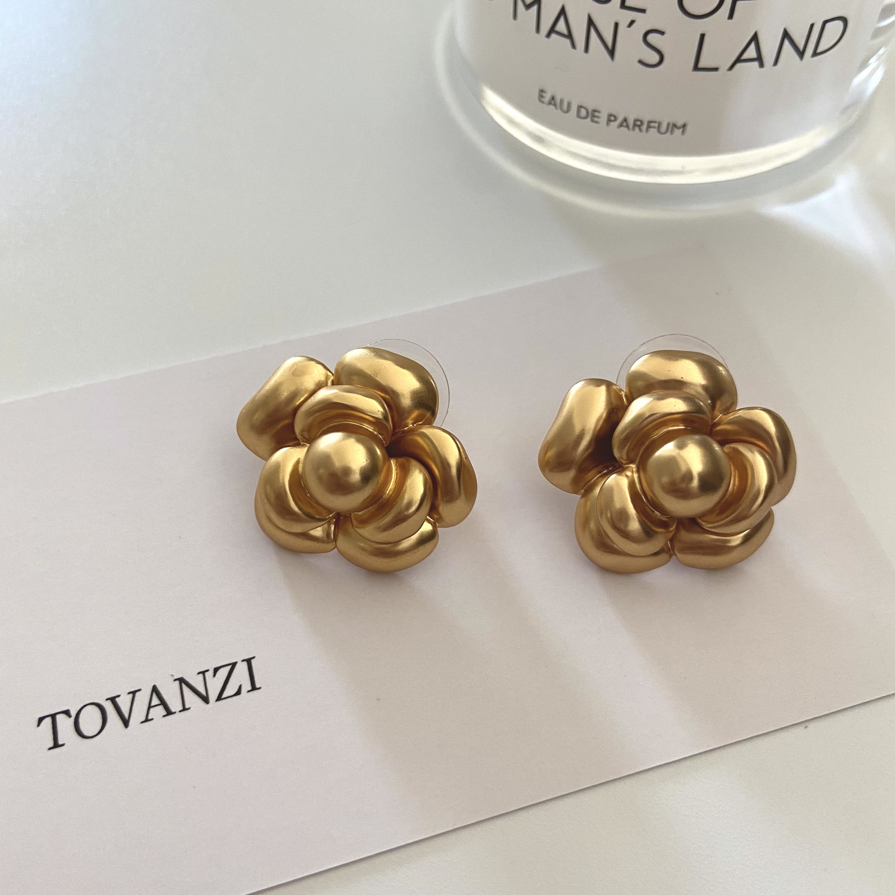 山茶花合金小众耳环黄铜镀18K金vintage复古花卉植物中古银针耳饰