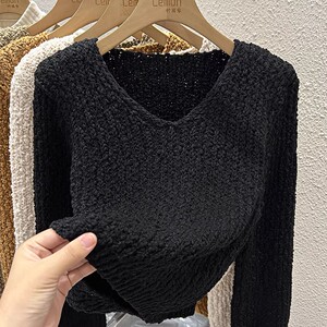 2023秋冬V领长袖针织衫女设计感小众复古法式慵懒风毛衣套头上衣