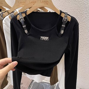 2023打底衫女秋季不规则设计感小众修身显瘦T恤长袖镂空露肩上衣