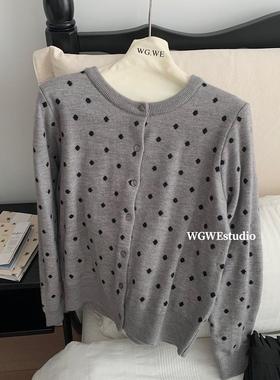 2024秋冬灰色波点针织开衫女洋气减龄设计感小众圆领毛衣外套上衣