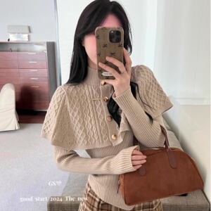 2024秋冬法式针织斗篷披肩两件套女加厚毛衣设计感小众打底衫上衣