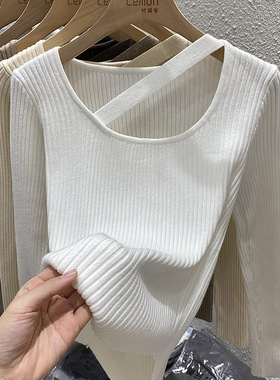 2024秋季毛衣女设计感小众羊绒方领打底衫上衣内搭修身白色针织衫