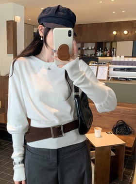 白色圆领内搭打底针织衫女秋冬收腰显瘦气质毛衣长袖法式简约上衣