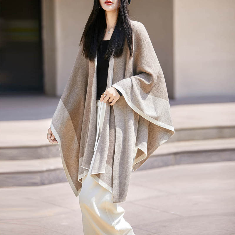 2025秋冬新款披肩斗篷女士超大开衫披风围巾外搭毛衣纯色宽松针织