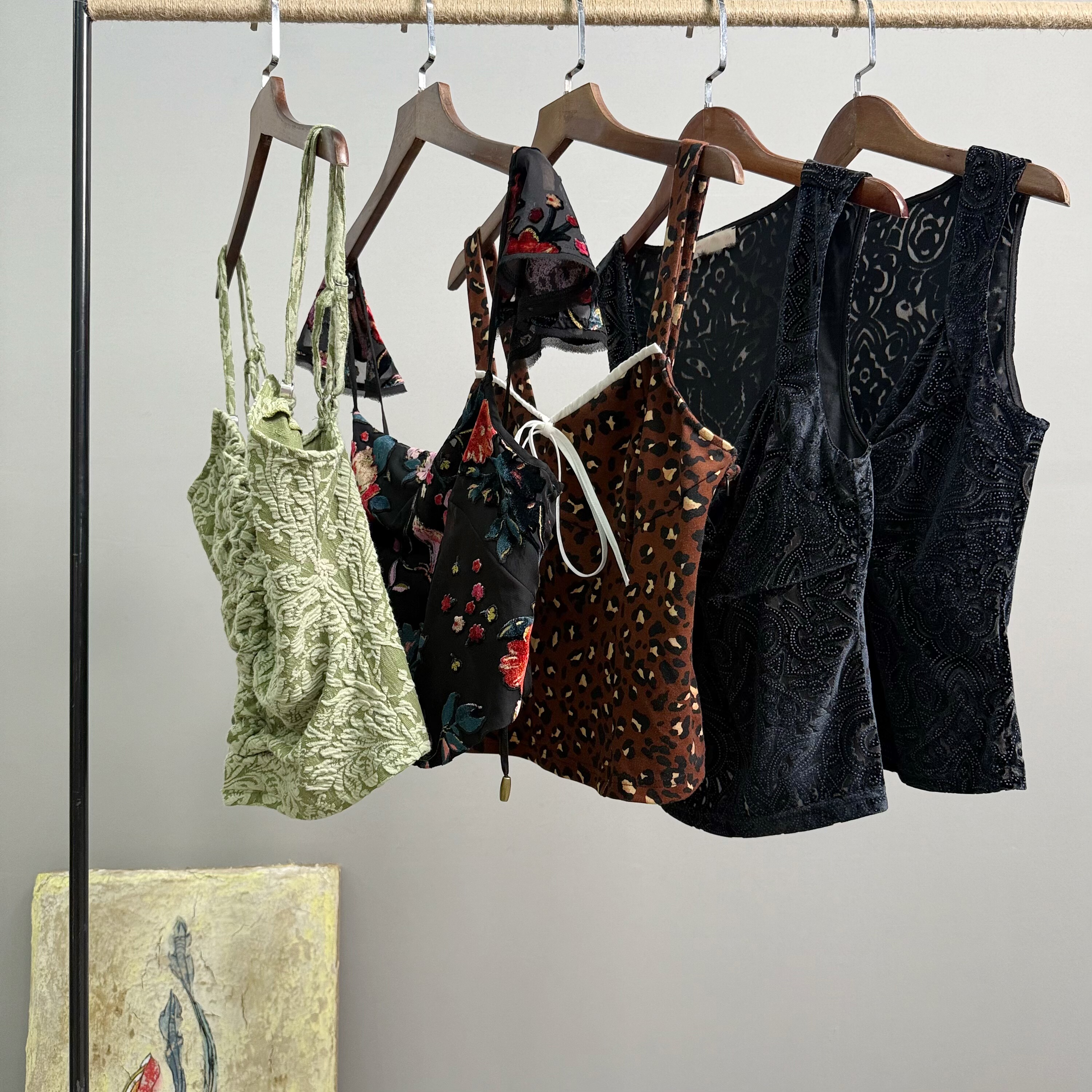 外贸单褶皱钩花丝绒豹纹显瘦吊带背心女内搭外穿打底上衣,女装/女士精品,背心吊带,淘宝优惠券,粉丝福利购,淘宝优惠卷