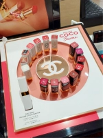 Некоторые высказывают японскую шанель Chanel Cocoa Белая труба рот бальзам для губ 24 Limited 940 914