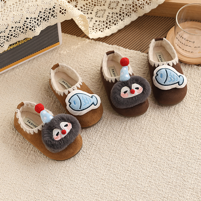 女童勃肯鞋2025年冬季新款可爱卡通挂件公主鞋韩版百搭宝宝二棉鞋