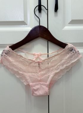 MYBODY安哥拉红的风流行到了内内后交叉蕾丝镂空内裤也太性感了吧