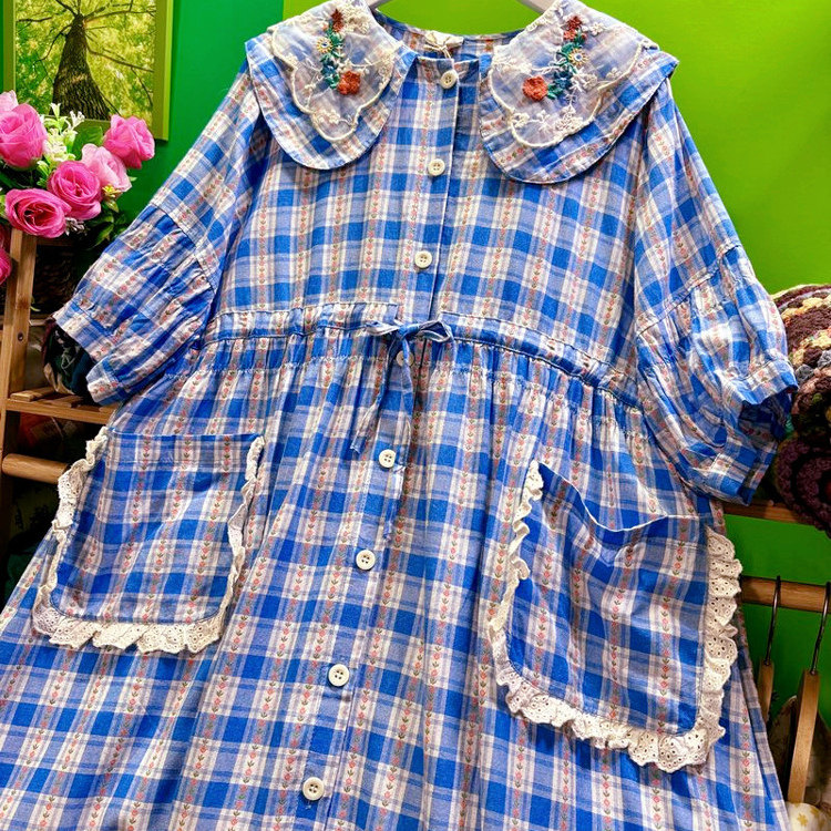 熊姑娘连衣裙/全身刺绣/色织棉麻/2025森系夏季短袖宽松大码格子