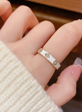 轻奢几何四叶贝母镶钻女士戒指