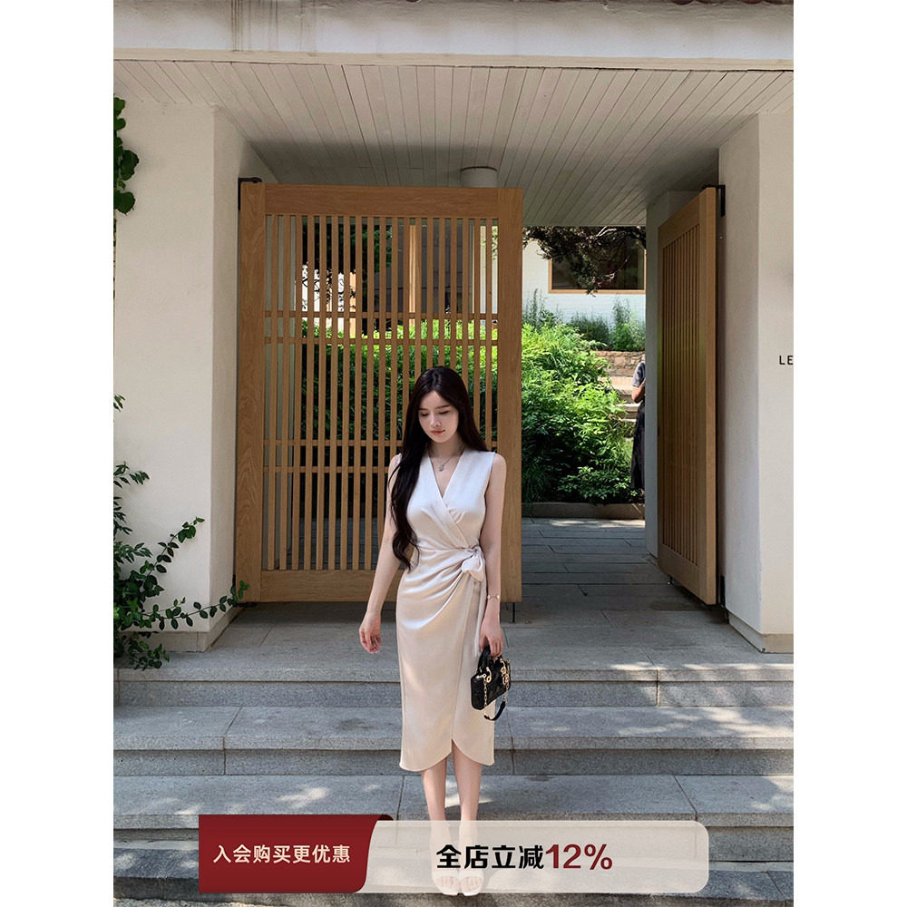 【现货8折】THE SWAN司凰轻奢 气质温柔中长裙缎面绑带连衣裙,女装/女士精品,连衣裙,淘宝优惠券,粉丝福利购,淘宝优惠卷