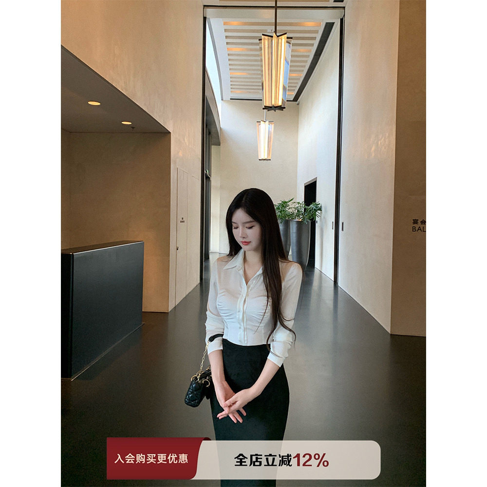 THE SWAN司凰轻奢 高智姐姐 通勤百搭褶皱缎面衬衣/麂皮半裙套装,女装/女士精品,时尚套装,淘宝优惠券,粉丝福利购,淘宝优惠卷