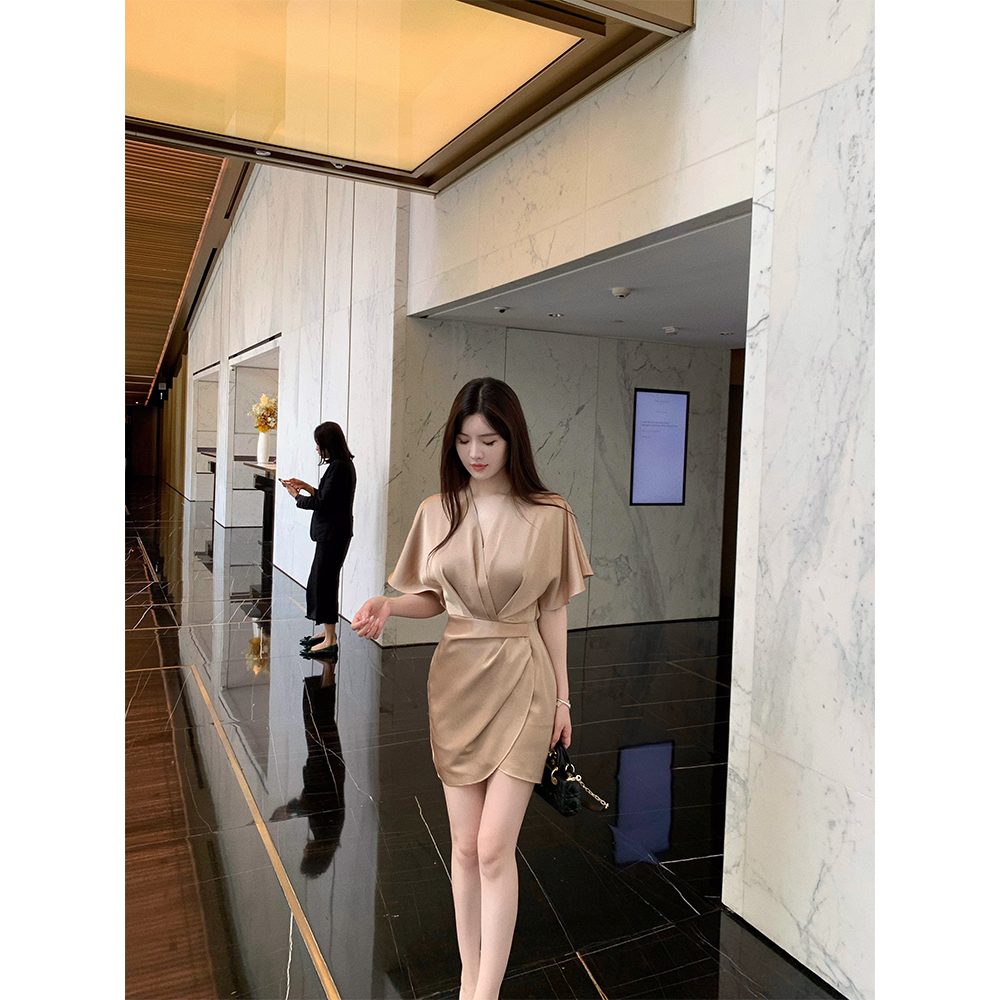 交叠v领茶歇裙女缎面气质连衣裙