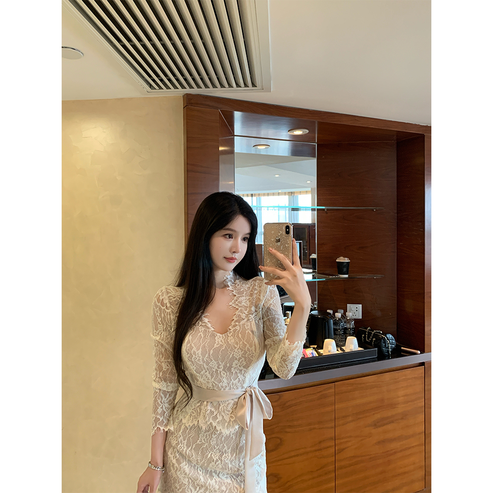 法式名媛纯欲蕾丝绑带上衣短裙