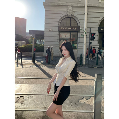 简约百搭蕾丝纯白衬衣/腰带短裙