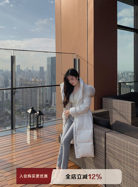 THE SWAN司凰轻奢 高克重可拆卸100狐狸毛领白鸭绒立领长款羽绒服