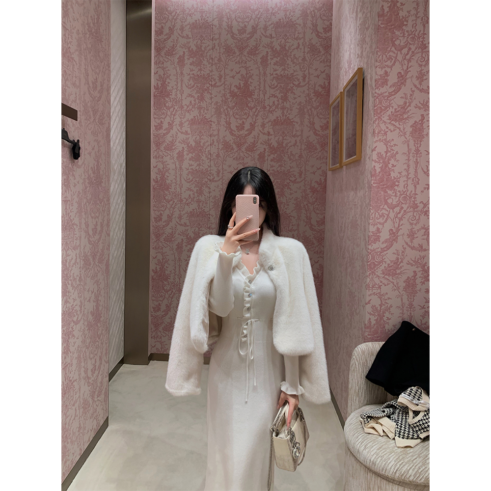 柔软仿皮草气质短款保暖外套