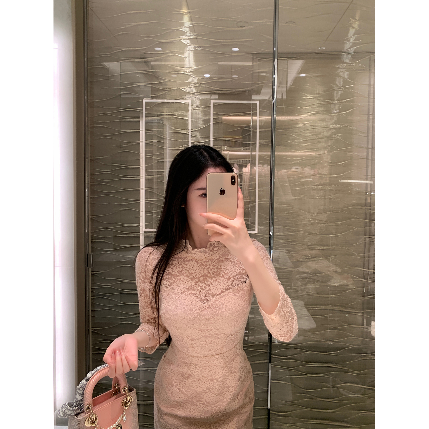 粉色蕾丝连衣裙古早千金