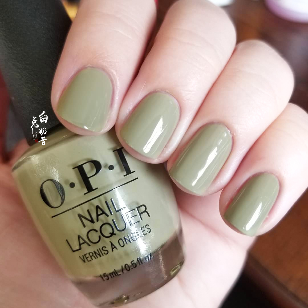 低饱和浅灰绿色 白兔奶昔OPI指甲油This Isn’t Greenland大地青