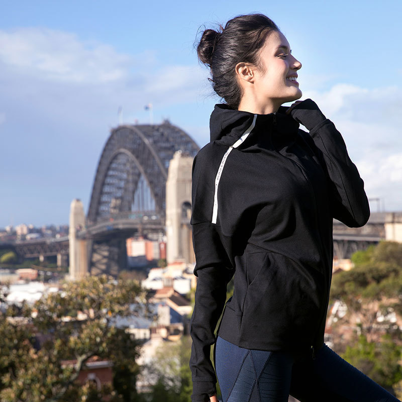 运动带帽修妈健干健身罗马布外套