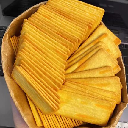 岩烧芝士咸味薄脆饼干独立包装网红爆款零食休闲小吃食品