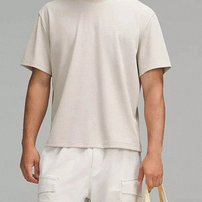 现代风白色圆领常规款中国男士