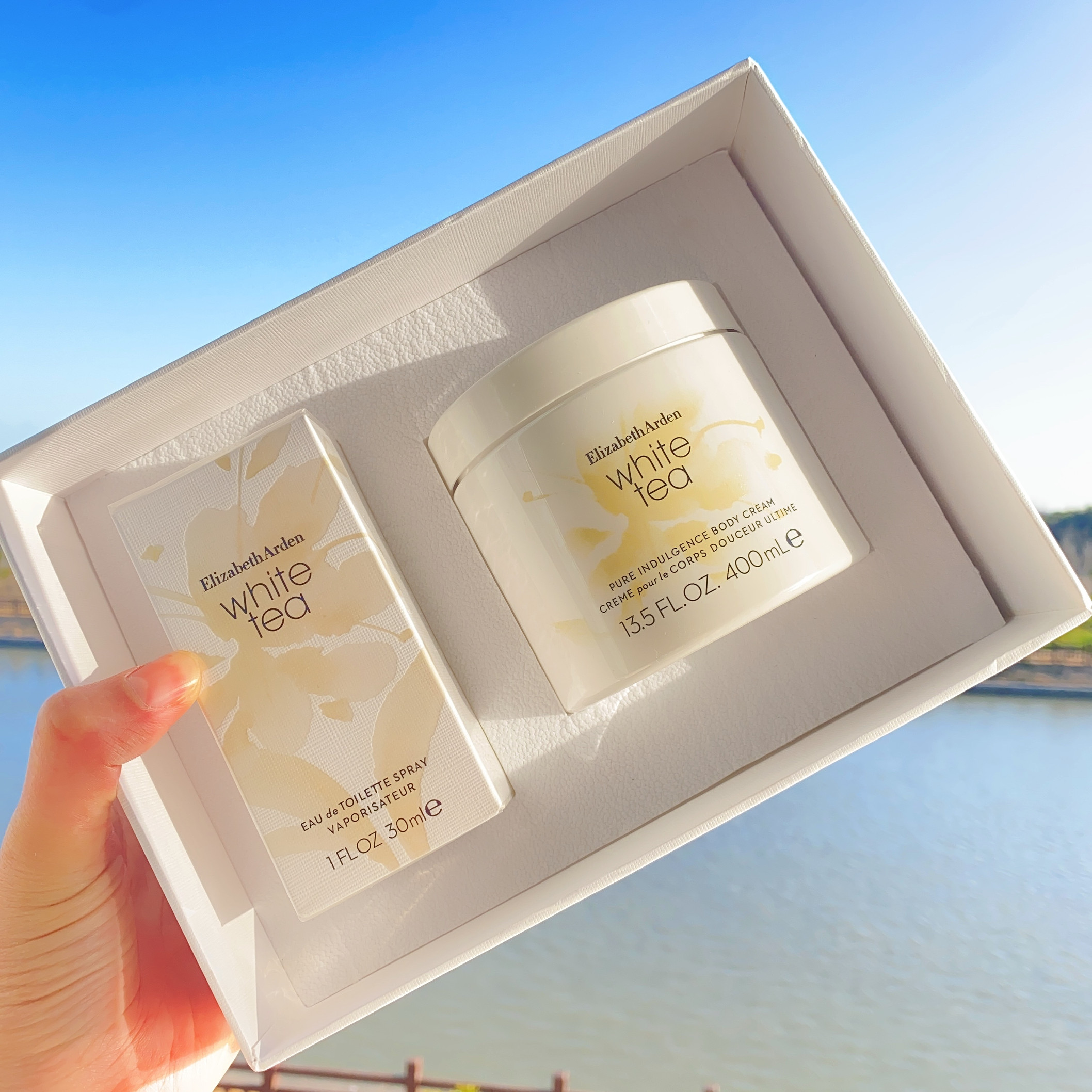 伊丽莎白雅顿白茶身体乳400ml香水礼盒绿茶正品节日伴手礼教师节
