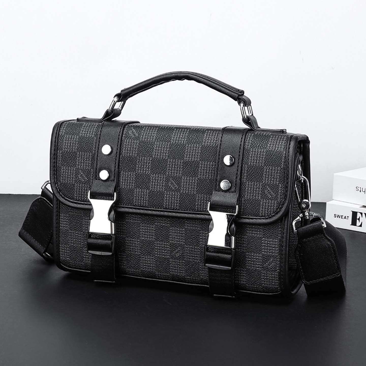 手提包多功能复古翻盖邮差包