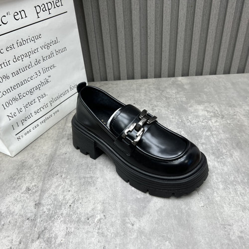 厂家断码处理女鞋2025秋季新款金属扣粗跟中跟英伦风乐福鞋女单鞋