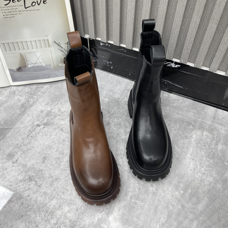 2021年秋季断码处理真皮烟筒靴