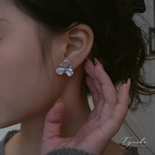 TYUSHA鸢尾花纯银keshi珍珠耳钉