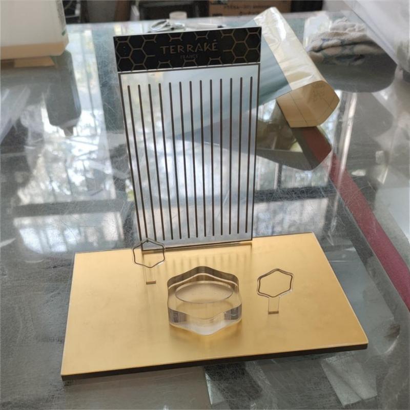法国天芮化妆品展示架 亚克力展示台 桌面道具 有机玻璃制品