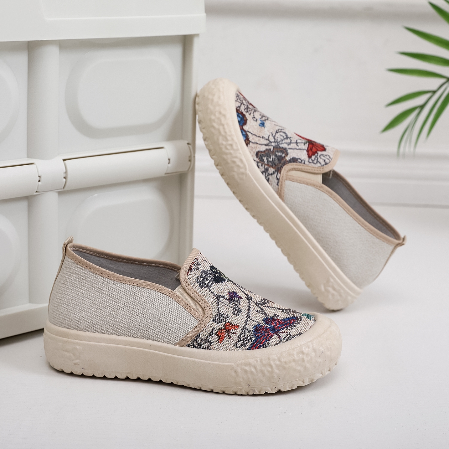 2025春季新款老北京布鞋帆布女鞋懒人一脚蹬厚底渔夫鞋妈妈鞋