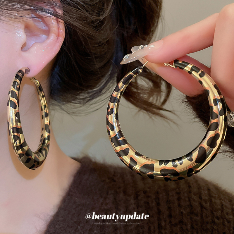 银针复古辣妹豹纹耳圈美拉德轻奢